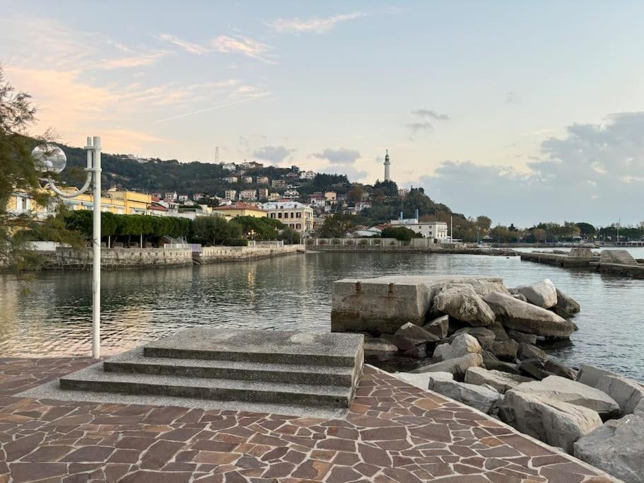 Amedeo'S Sea House Apartment Trieste Exterior photo